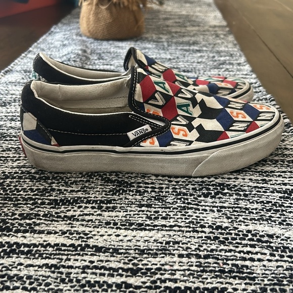 Multi colored slip on vans size youth 4.5 - Picture 5 of 7